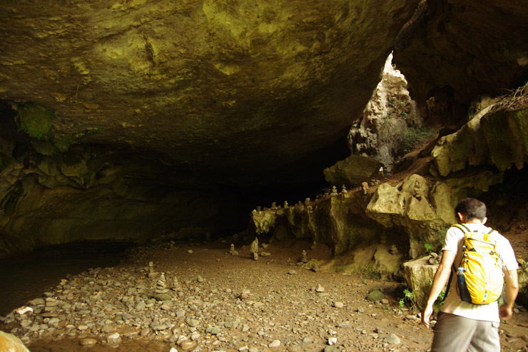 サガダの洞窟