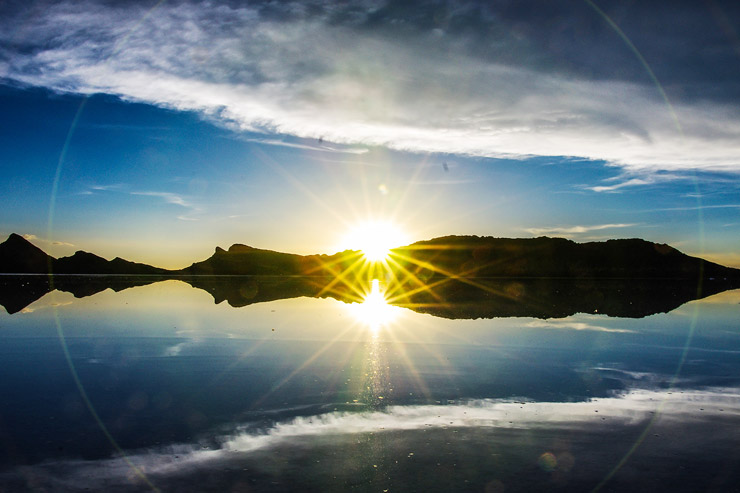 世界一の絶景と噂されるウユニ塩湖のサンセットツアー